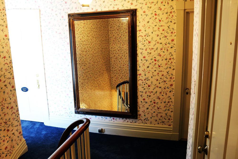 Camden Windward House Hotel Bagian luar foto