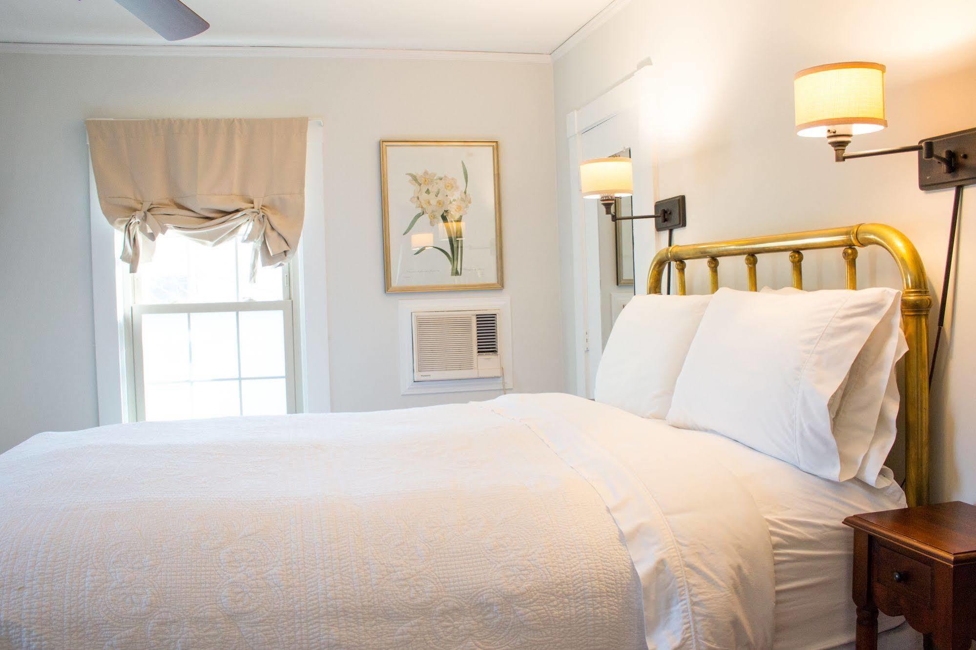 Camden Windward House Hotel Bagian luar foto