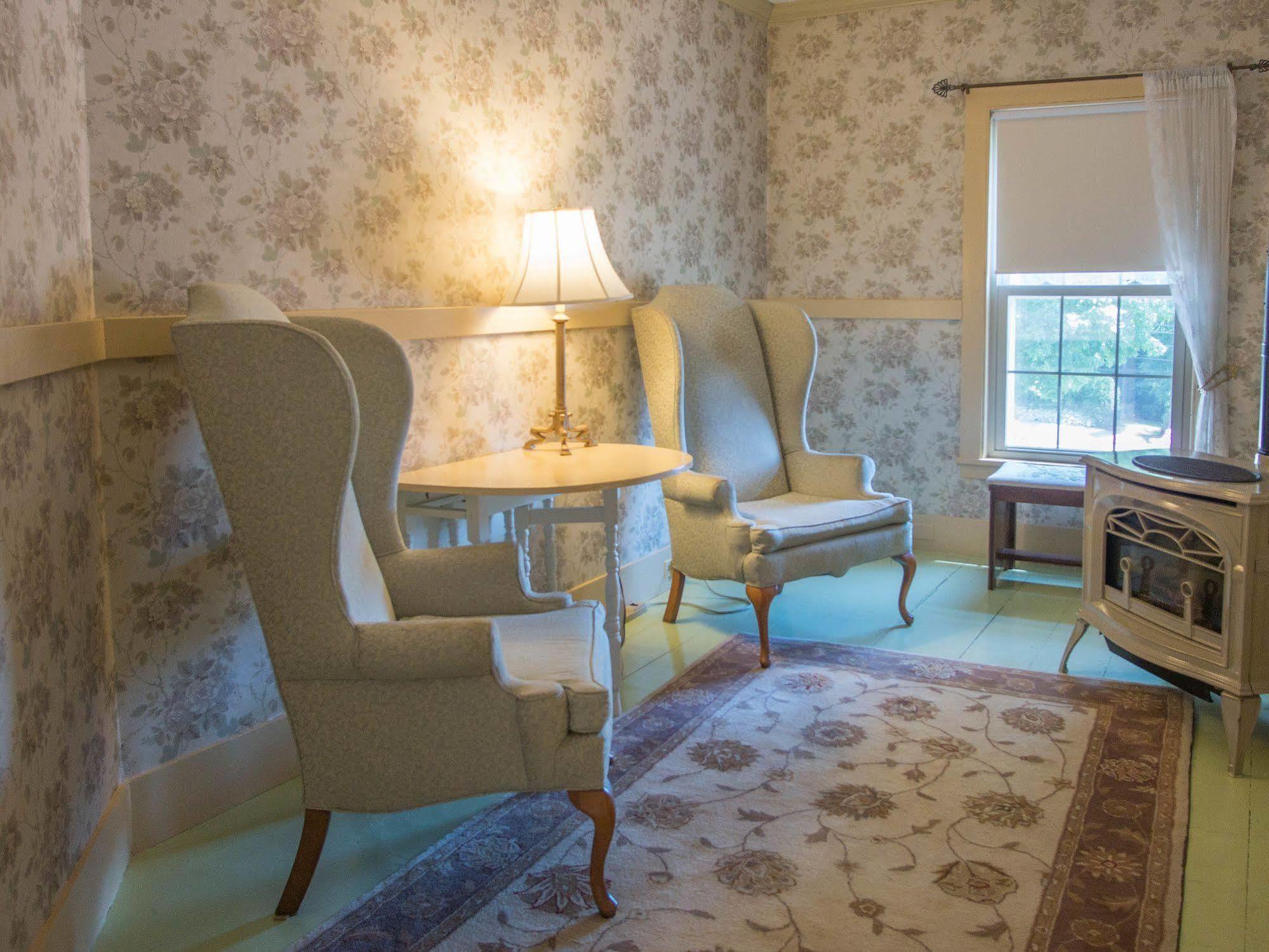 Camden Windward House Hotel Bagian luar foto